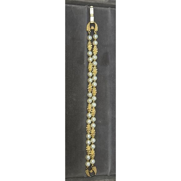 Vintage Trifari Signed Gold Tone Faux Pearl Two Strand Bracelet Fashion Jewelry - Picture 3 of 13